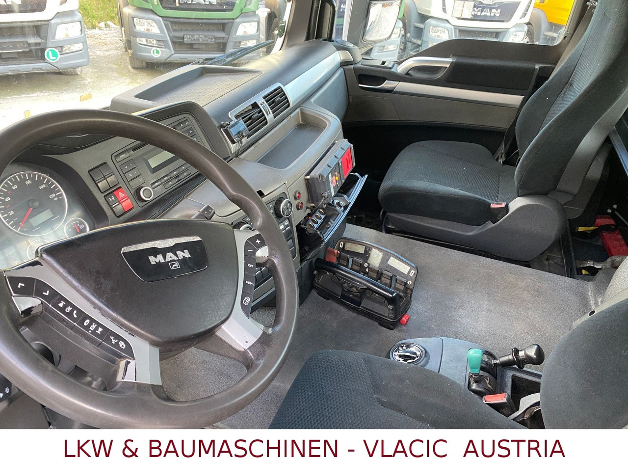 Kamion me karroceri të hapur, Kamion me vinç MAN 26.440 mit Kran HIAB 166 5XHydraulikauschub: foto 9 Kamion me karroceri të hapur, Kamion me vinç MAN 26.440 mit Kran HIAB 166 5XHydraulikauschub: foto 9