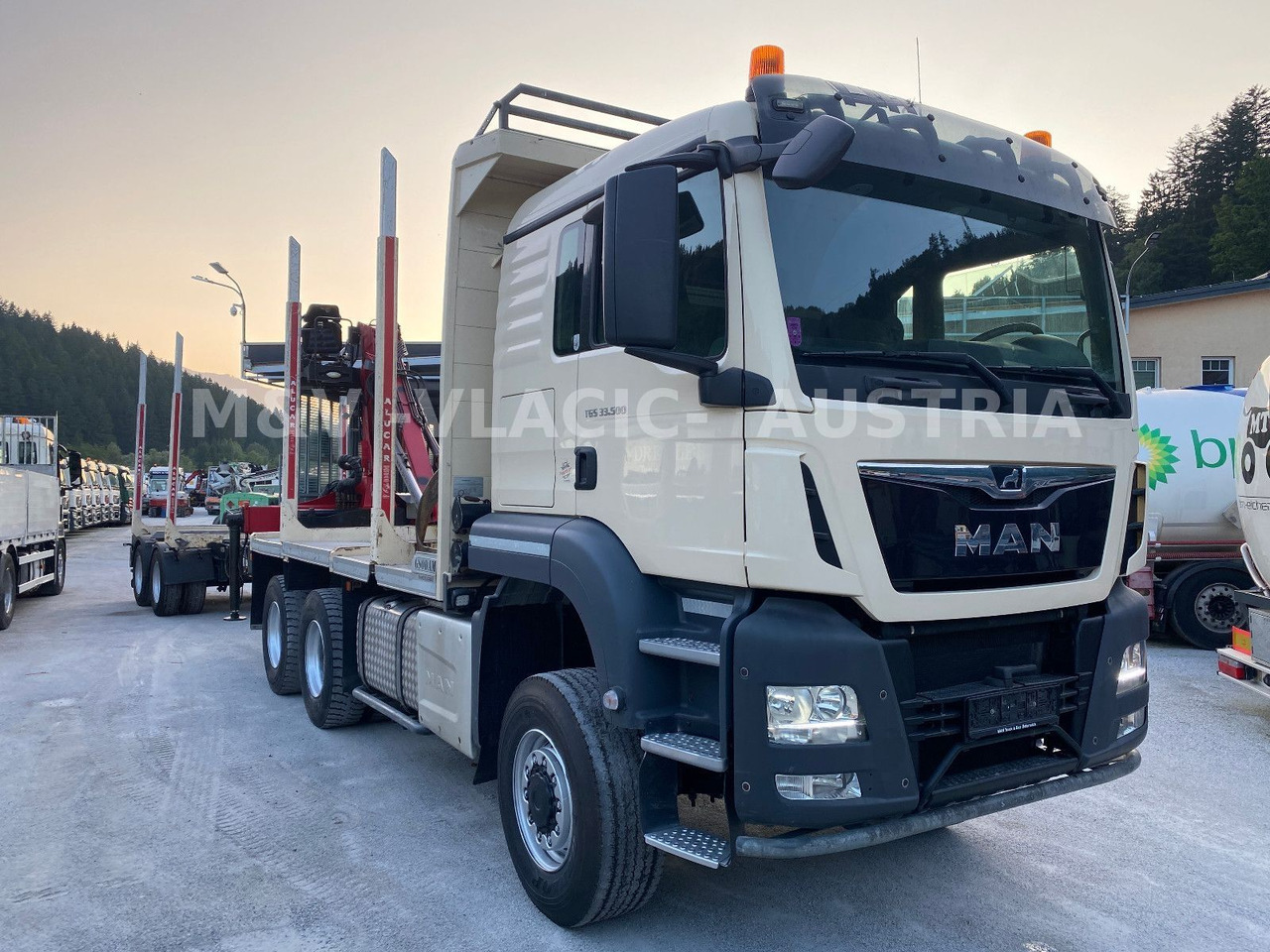 MAN 33.500 6X6 mit Kran PENZ 12Z - Kamion për transport druri, Kamion me vinç: foto 2 MAN 33.500 6X6 mit Kran PENZ 12Z - Kamion për transport druri, Kamion me vinç: foto 2