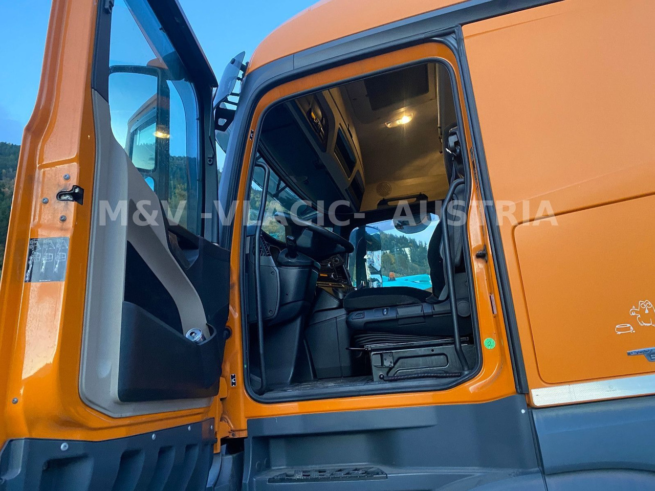 Mercedes-Benz 2542 - Transportjer kontejnerësh/ Kamion me karroceri të çmontueshme: foto 2 Mercedes-Benz 2542 - Transportjer kontejnerësh/ Kamion me karroceri të çmontueshme: foto 2