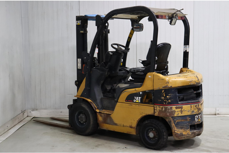 Caterpillar DP18N - Pirun më naftë: foto 4 Caterpillar DP18N - Pirun më naftë: foto 4