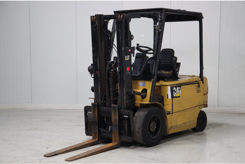 Caterpillar EP35KPAC - Pirun elektrik: foto 4 Caterpillar EP35KPAC - Pirun elektrik: foto 4