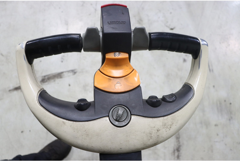 Crown SHR5520-1.13 - Stivosës: foto 3 Crown SHR5520-1.13 - Stivosës: foto 3