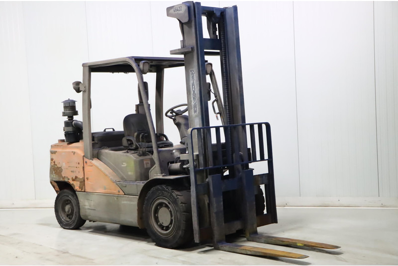 Doosan D50C-7 - Pirun më naftë: foto 1 Doosan D50C-7 - Pirun më naftë: foto 1