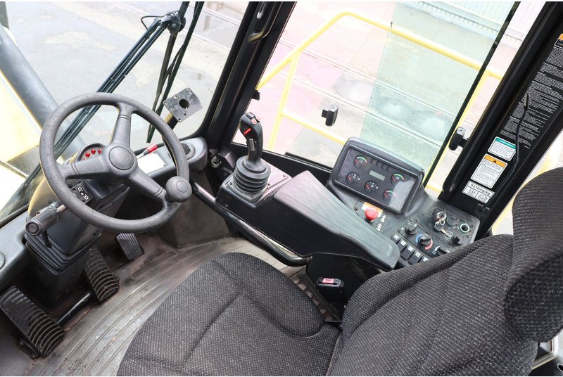 Hyster H10XM-8ECD - Ekskavator kontejnerësh: foto 2 Hyster H10XM-8ECD - Ekskavator kontejnerësh: foto 2