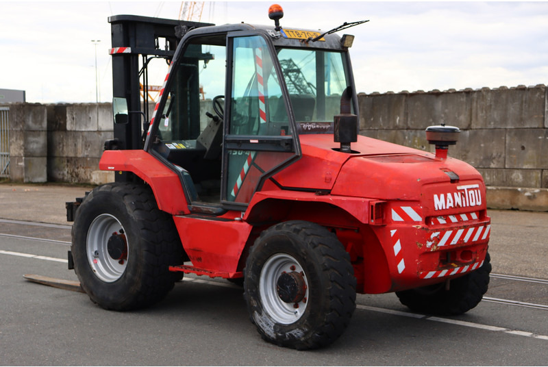 Manitou M50-4 - Pirun më naftë: foto 5 Manitou M50-4 - Pirun më naftë: foto 5