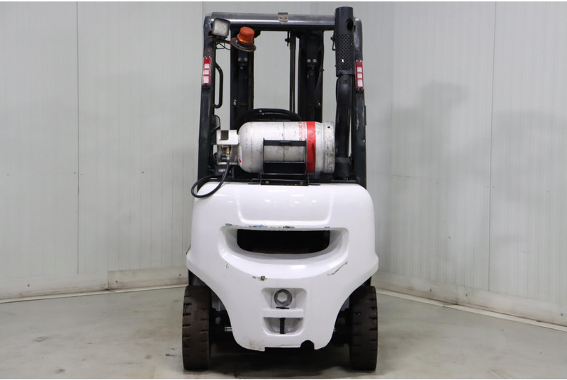 Nissan U1D2A20LQ - Pirun më gaz: foto 5 Nissan U1D2A20LQ - Pirun më gaz: foto 5