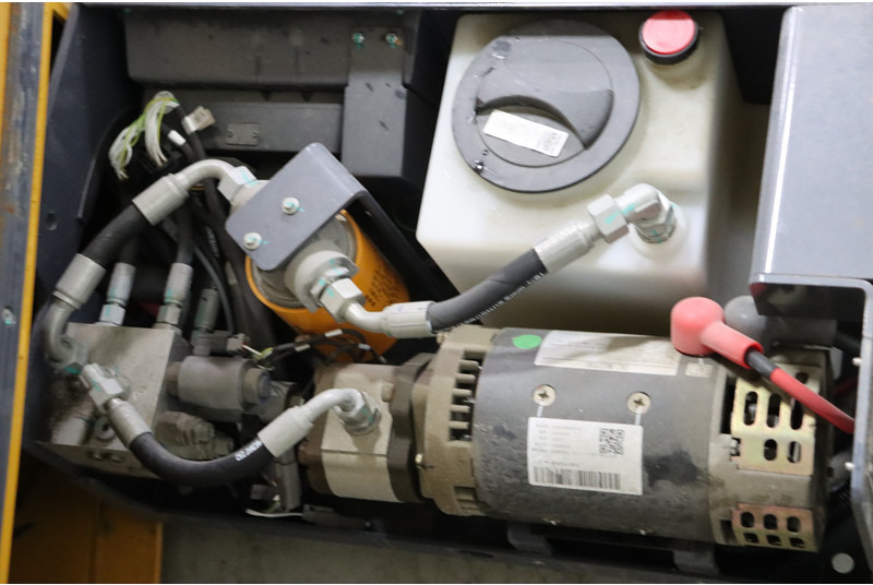 XCMG XG0807AC - Ngritës gërshërë: foto 3 XCMG XG0807AC - Ngritës gërshërë: foto 3