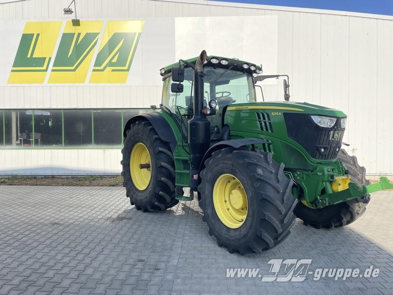 John Deere 6215R - Traktor: foto 1 John Deere 6215R - Traktor: foto 1