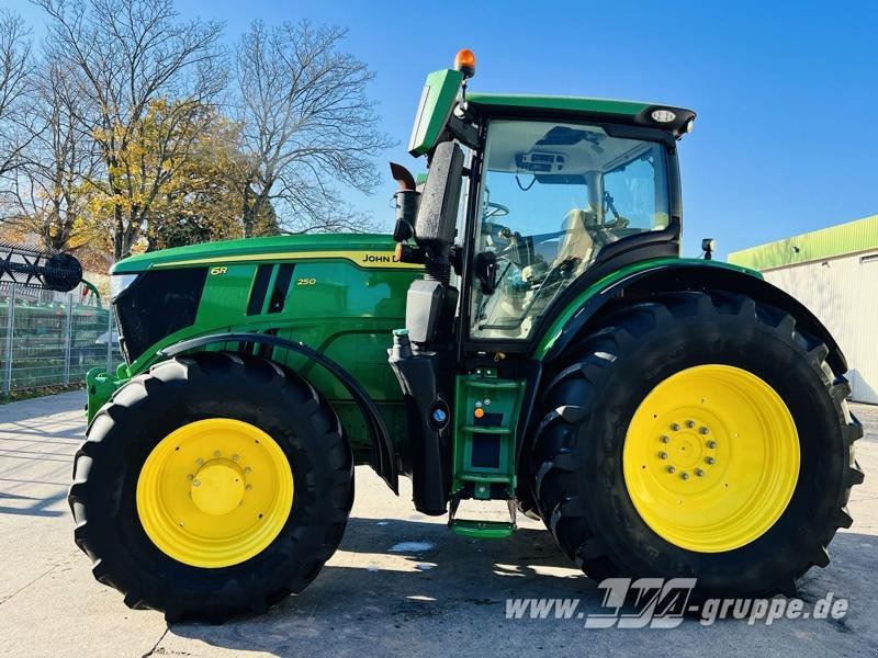 John Deere 6R 250 - Traktor: foto 4 John Deere 6R 250 - Traktor: foto 4