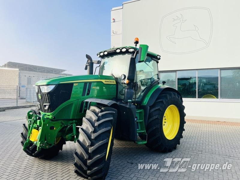 John Deere 6R 250 - Traktor: foto 2 John Deere 6R 250 - Traktor: foto 2