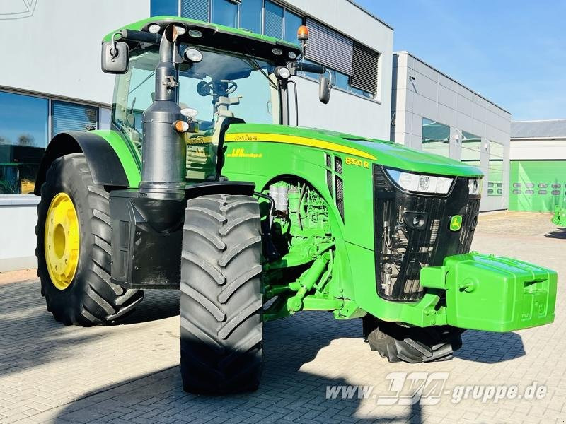 John Deere 8320R E23-PowerShift - Traktor: foto 2 John Deere 8320R E23-PowerShift - Traktor: foto 2