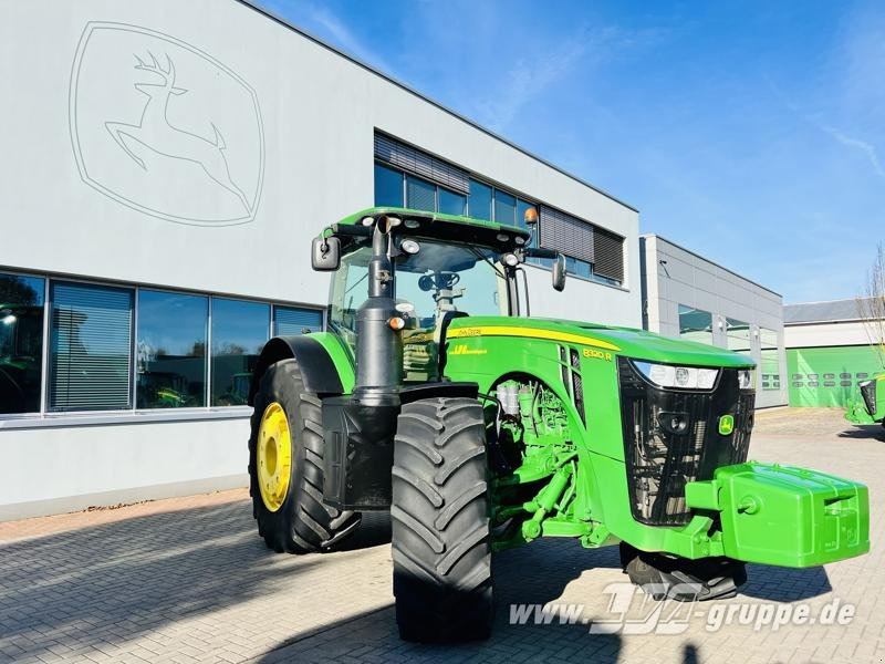 John Deere 8320R E23-PowerShift - Traktor: foto 1 John Deere 8320R E23-PowerShift - Traktor: foto 1