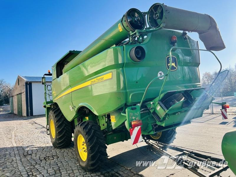 John Deere S690 - Autokombajnë: foto 4 John Deere S690 - Autokombajnë: foto 4