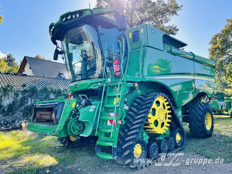 John Deere S780 - Autokombajnë: foto 1 John Deere S780 - Autokombajnë: foto 1