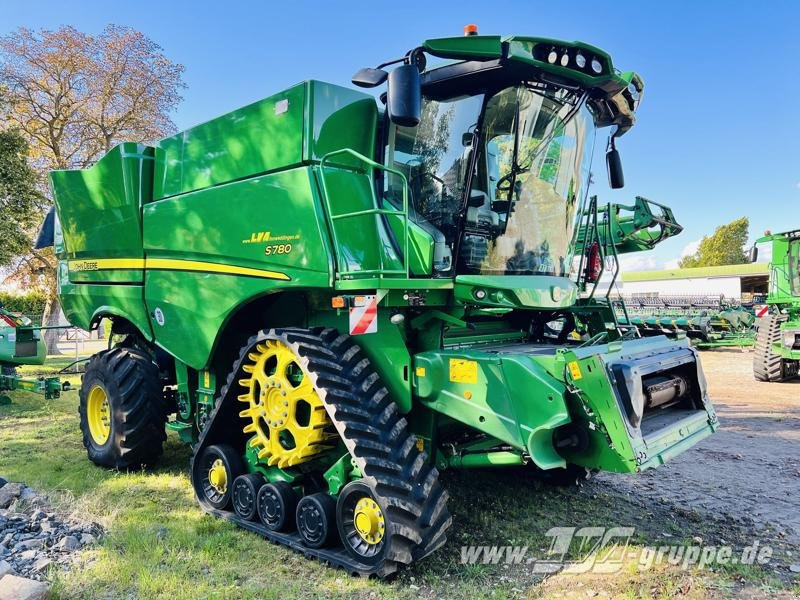 John Deere S780 - Autokombajnë: foto 2 John Deere S780 - Autokombajnë: foto 2