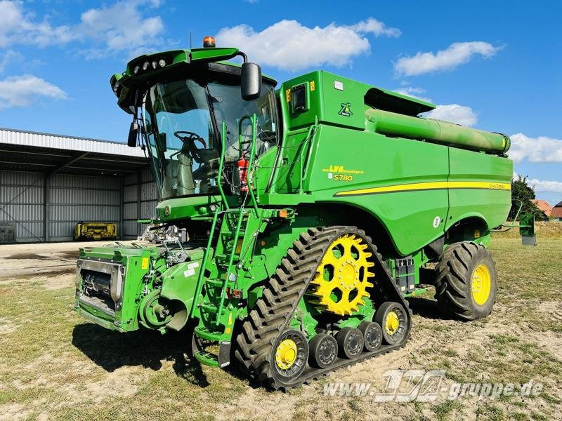 John Deere S780i ProDrive - Autokombajnë: foto 1 John Deere S780i ProDrive - Autokombajnë: foto 1