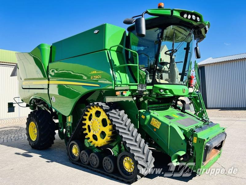 John Deere S790 - Autokombajnë: foto 2 John Deere S790 - Autokombajnë: foto 2