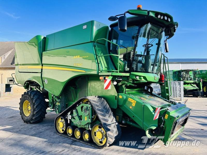 John Deere S790 - Autokombajnë: foto 2 John Deere S790 - Autokombajnë: foto 2