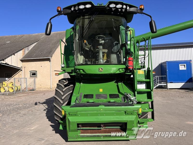 John Deere W550 - Autokombajnë: foto 4 John Deere W550 - Autokombajnë: foto 4