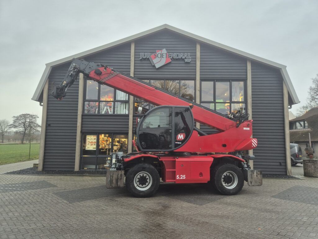 MAGNI RTH 5.25 Smart S-D/C - Ekskavator teleskopik: foto 1 MAGNI RTH 5.25 Smart S-D/C - Ekskavator teleskopik: foto 1