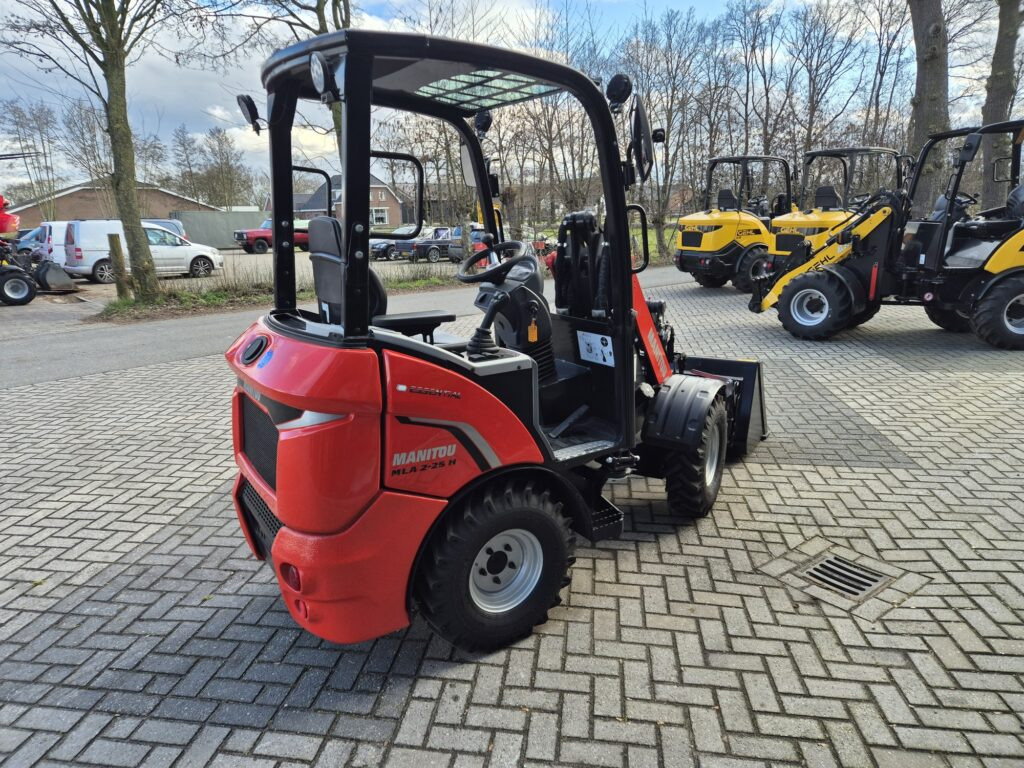 MANITOU MLA 2-25H miniloader - Ngarkues i artikuluar: foto 3 MANITOU MLA 2-25H miniloader - Ngarkues i artikuluar: foto 3