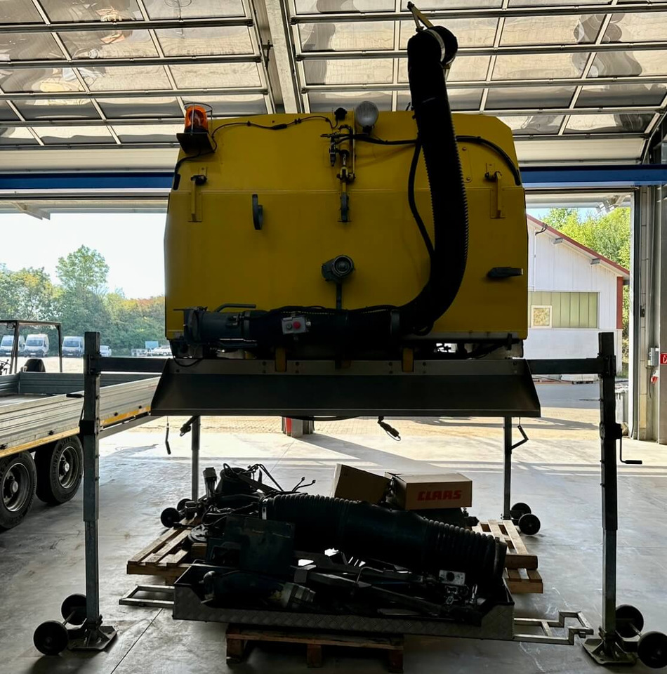 Unimog Aufbaukehrmaschine Trilety SK-370 - Makinë fshirëse për rrugët: foto 5 Unimog Aufbaukehrmaschine Trilety SK-370 - Makinë fshirëse për rrugët: foto 5