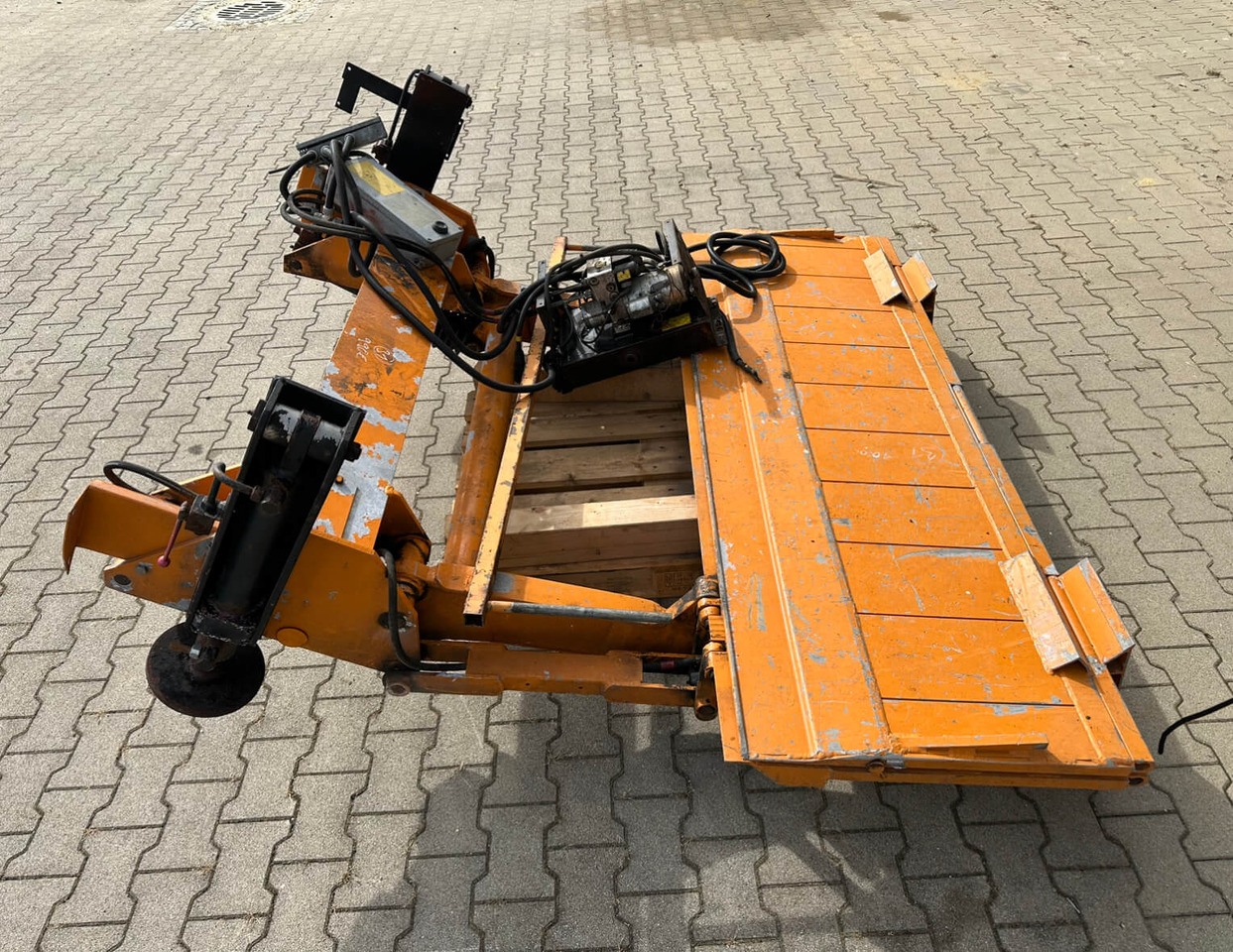 Unimog Heckladebordwand Unbekannt 427 - Urë ngritëse: foto 4 Unimog Heckladebordwand Unbekannt 427 - Urë ngritëse: foto 4