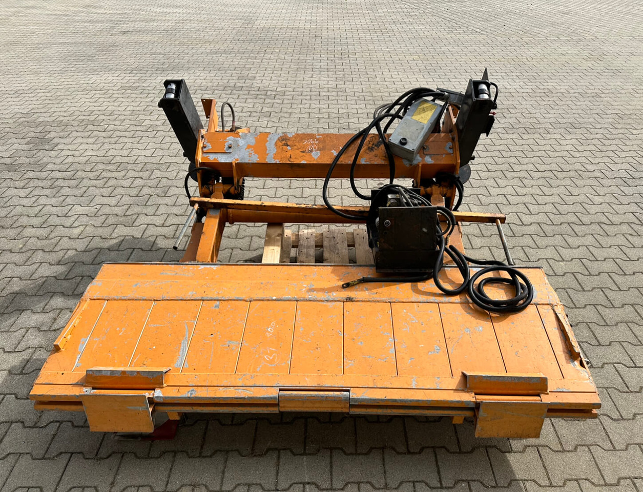 Unimog Heckladebordwand Unbekannt 427 - Urë ngritëse: foto 2 Unimog Heckladebordwand Unbekannt 427 - Urë ngritëse: foto 2