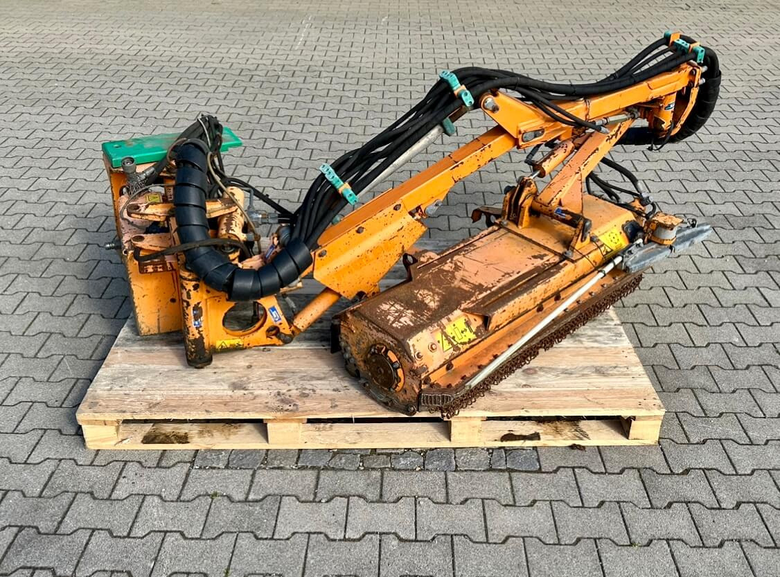 Unimog Randstreifenmulcher Mulag MRK 300 - Trince me spostim anësor: foto 1 Unimog Randstreifenmulcher Mulag MRK 300 - Trince me spostim anësor: foto 1