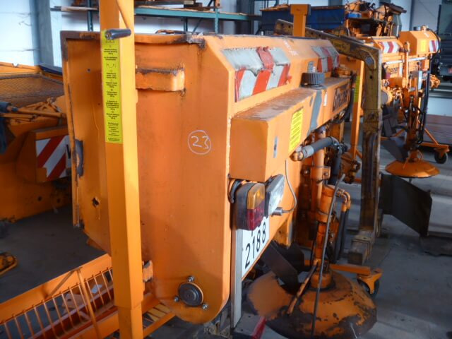 Unimog Salzstreuer Gmeiner 90WA - Shpërndarës rëre/ Kripe: foto 2 Unimog Salzstreuer Gmeiner 90WA - Shpërndarës rëre/ Kripe: foto 2