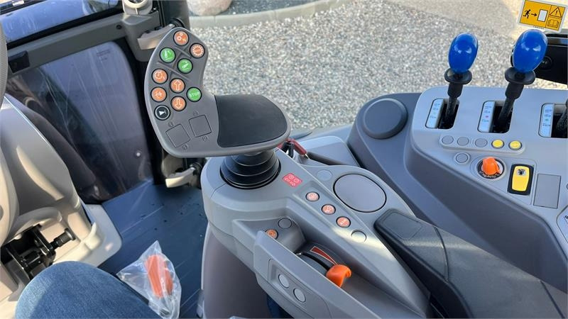 Deutz-fahr Agrotron 6205G New and Unused tractor - Traktor: foto 4 Deutz-fahr Agrotron 6205G New and Unused tractor - Traktor: foto 4