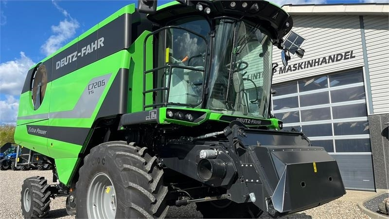 Deutz-fahr C7206 With 24feed - 7.2m header. New and unused Co - Autokombajnë: foto 3 Deutz-fahr C7206 With 24feed - 7.2m header. New and unused Co - Autokombajnë: foto 3