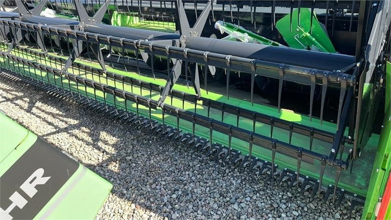 Deutz-fahr C7206 With 24feed - 7.2m header. New and unused Co - Autokombajnë: foto 3 Deutz-fahr C7206 With 24feed - 7.2m header. New and unused Co - Autokombajnë: foto 3