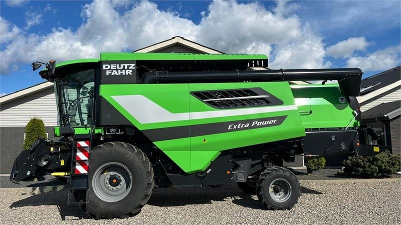Deutz-fahr C7206 With 24feed - 7.2m header. New and unused Co - Autokombajnë: foto 1 Deutz-fahr C7206 With 24feed - 7.2m header. New and unused Co - Autokombajnë: foto 1