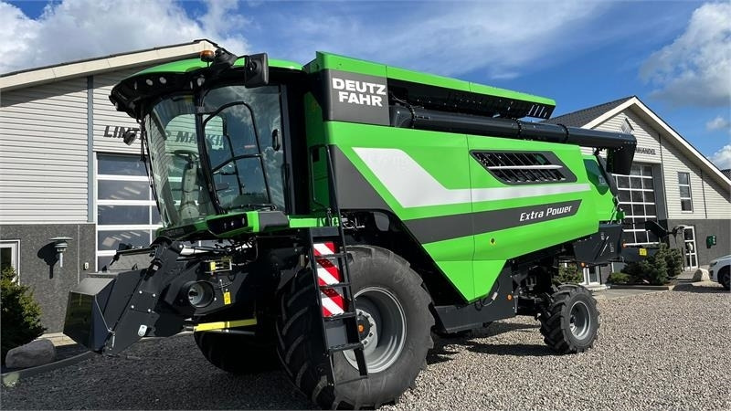 Deutz-fahr C7206 With 24feed - 7.2m header. New and unused Co - Autokombajnë: foto 2 Deutz-fahr C7206 With 24feed - 7.2m header. New and unused Co - Autokombajnë: foto 2