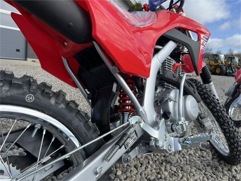 Honda CRF 125 FB Den helt nye model  - ATV/ Qarku virtual: foto 4 Honda CRF 125 FB Den helt nye model  - ATV/ Qarku virtual: foto 4