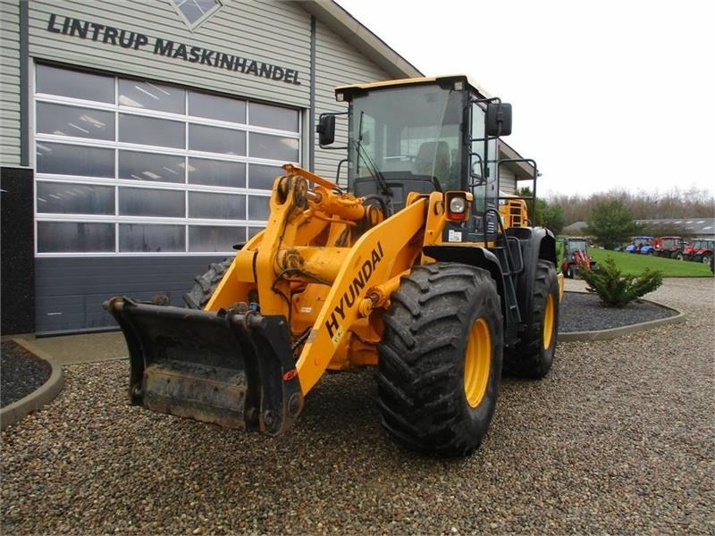 Hyundai 757-9A med 620/75R26 traktor hjul montering på - Fadrom me goma: foto 5 Hyundai 757-9A med 620/75R26 traktor hjul montering på - Fadrom me goma: foto 5