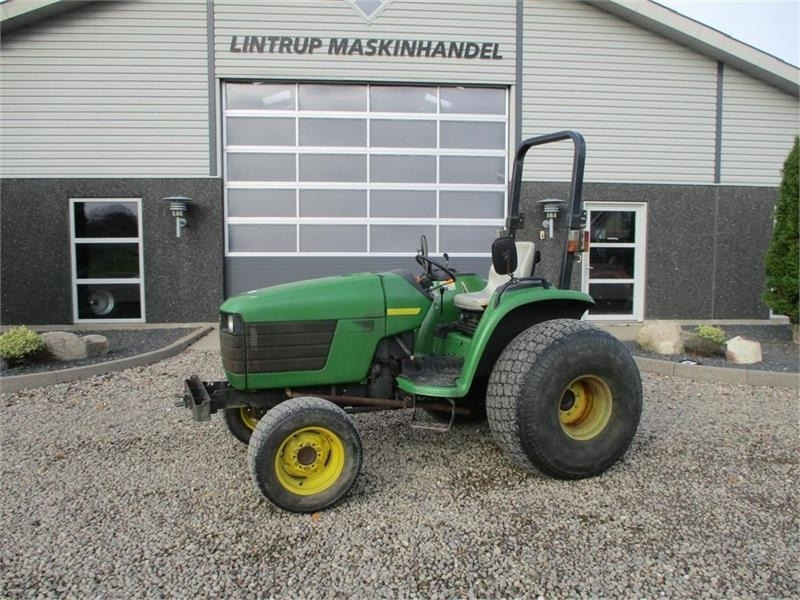 John Deere 4600 Med Græshjul - Traktor: foto 1 John Deere 4600 Med Græshjul - Traktor: foto 1