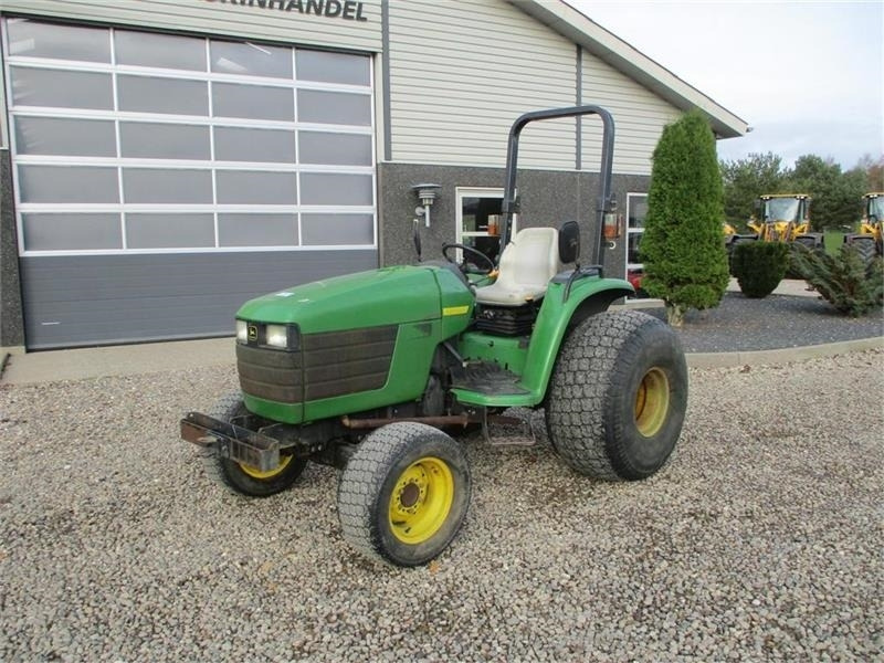 John Deere 4600 Med Græshjul - Traktor: foto 2 John Deere 4600 Med Græshjul - Traktor: foto 2