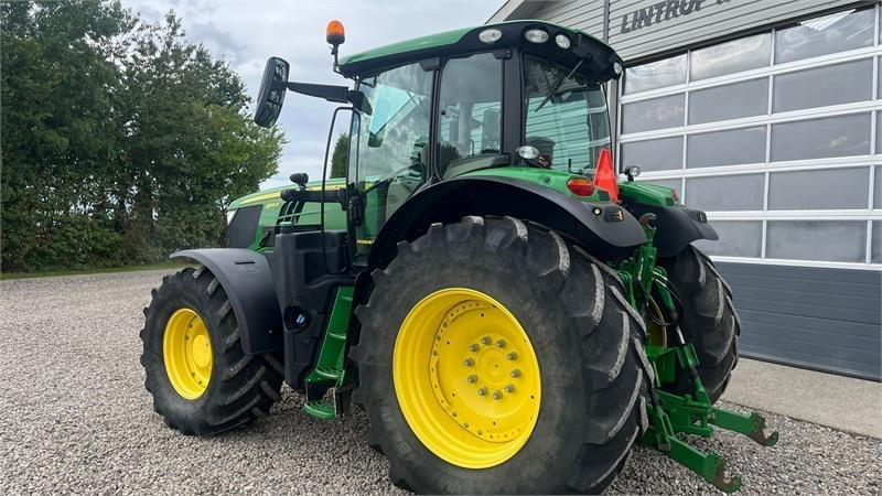 John Deere 6195R Premium Edition med frontlift - Traktor: foto 3 John Deere 6195R Premium Edition med frontlift - Traktor: foto 3