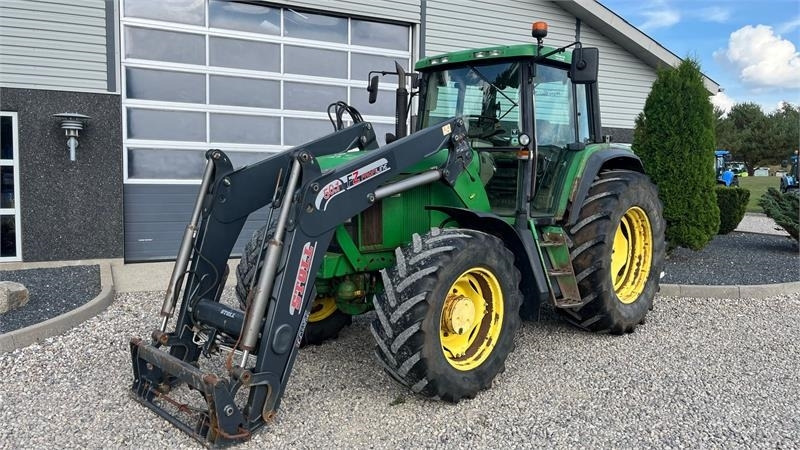 John Deere 6910 Auto Quad II-TLS Med frontlæsser - Traktor: foto 2 John Deere 6910 Auto Quad II-TLS Med frontlæsser - Traktor: foto 2