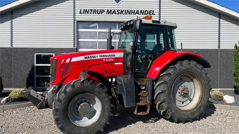Massey Ferguson 7499 DYNA VT Med frontlift - Traktor: foto 1 Massey Ferguson 7499 DYNA VT Med frontlift - Traktor: foto 1