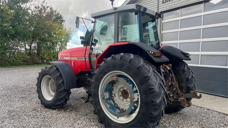 Massey Ferguson 8140 Dyna Shift - Traktor: foto 3 Massey Ferguson 8140 Dyna Shift - Traktor: foto 3
