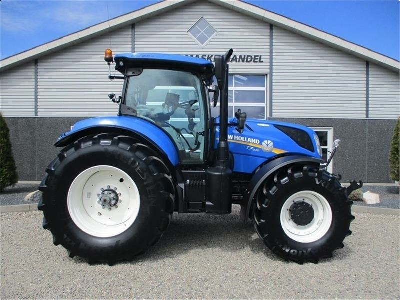 New Holland T7.230 AutoCommand, meget velholdt traktor - Traktor: foto 2 New Holland T7.230 AutoCommand, meget velholdt traktor - Traktor: foto 2