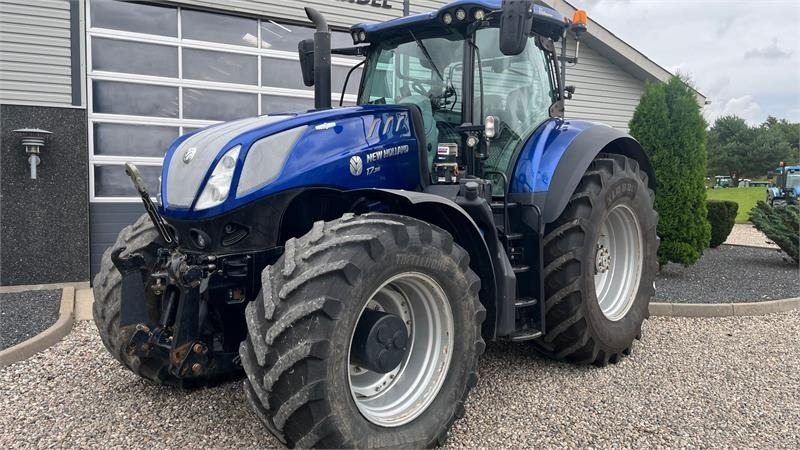 New Holland T7.315 Auto Command BluePower med frontlift - Traktor: foto 2 New Holland T7.315 Auto Command BluePower med frontlift - Traktor: foto 2