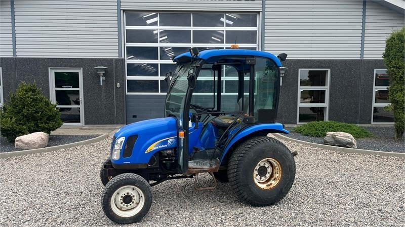 New Holland TC35DA - Traktor: foto 1 New Holland TC35DA - Traktor: foto 1