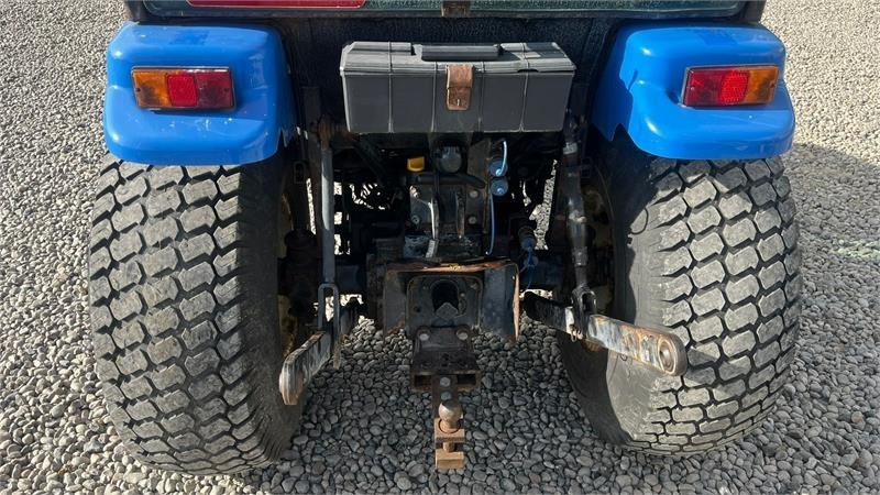 New Holland TC35DA Hydrostat - Traktor: foto 4 New Holland TC35DA Hydrostat - Traktor: foto 4