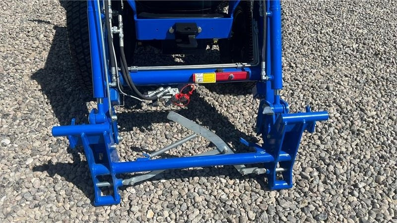 Solis H26 HST Turfdæk og Frontlæsser - Traktor: foto 4 Solis H26 HST Turfdæk og Frontlæsser - Traktor: foto 4