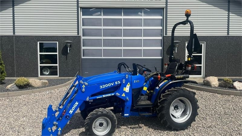 Solis S26 6+2 gearmaskine med Fuldhydraulisk frontlæsser - Traktor: foto 1 Solis S26 6+2 gearmaskine med Fuldhydraulisk frontlæsser - Traktor: foto 1