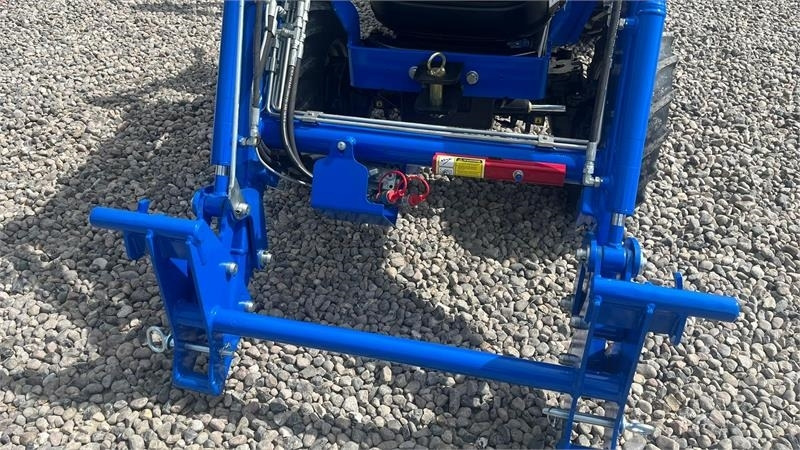 Solis S26 6+2 gearmaskine med Fuldhydraulisk frontlæsser - Traktor komunal: foto 4 Solis S26 6+2 gearmaskine med Fuldhydraulisk frontlæsser - Traktor komunal: foto 4